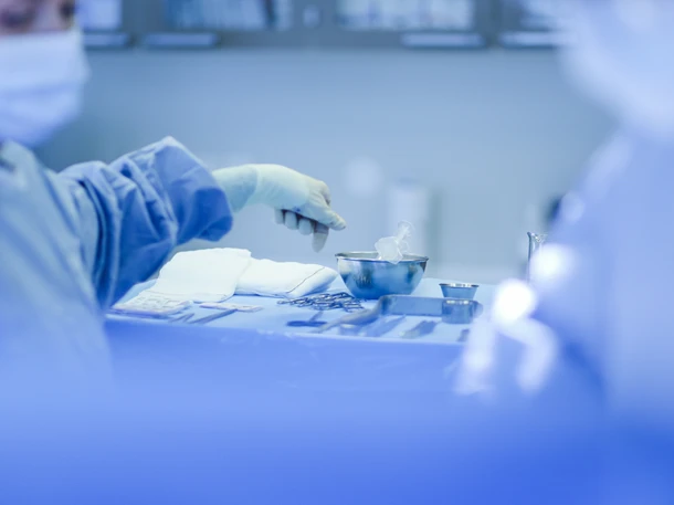 Rectus diastase, overstrukne magemuskler, bulende versus flat mage, effekt av trening, sit ups.