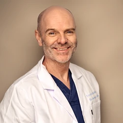 Dr. Jørgen Utvoll Fornebuklinikken