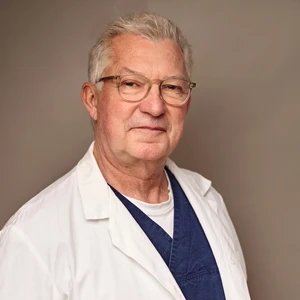 Fornebuklinikken_marius-justert-hvit-frakk